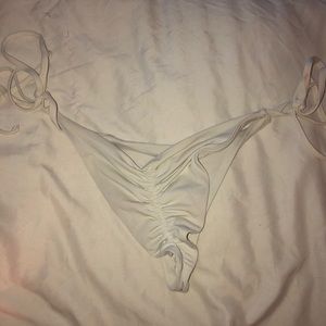 Frankie’s bikinis Oceanside bottom in white